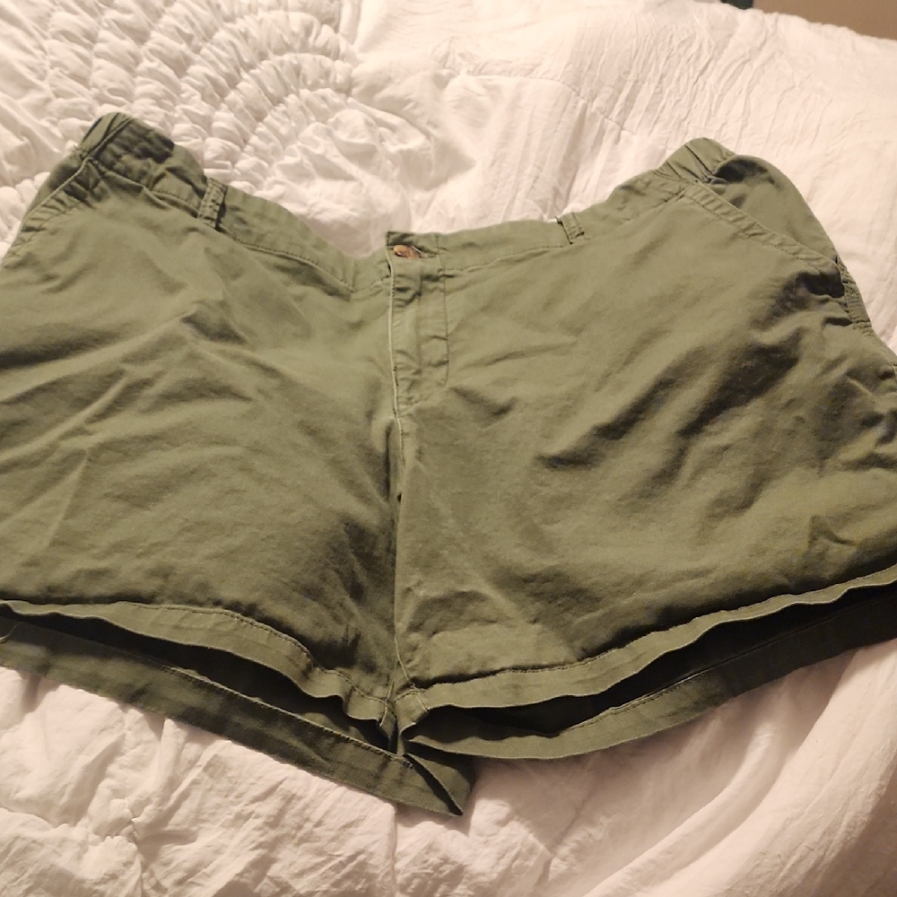 Old Navy Women's Olive Cargo Shorts